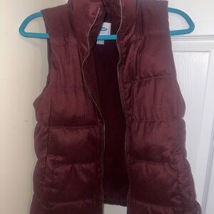 Old Navy Quilted Vest in Burgundy